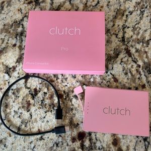Clutch Pro - Pink portable charger